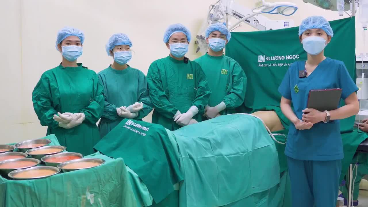 Hoàn thành các công đoạn hút mỡ, tạo dáng vùng đùi cho trường hợp của Chị